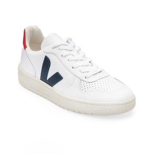 NIB — new Veja V-10 size 8 extra white nautico